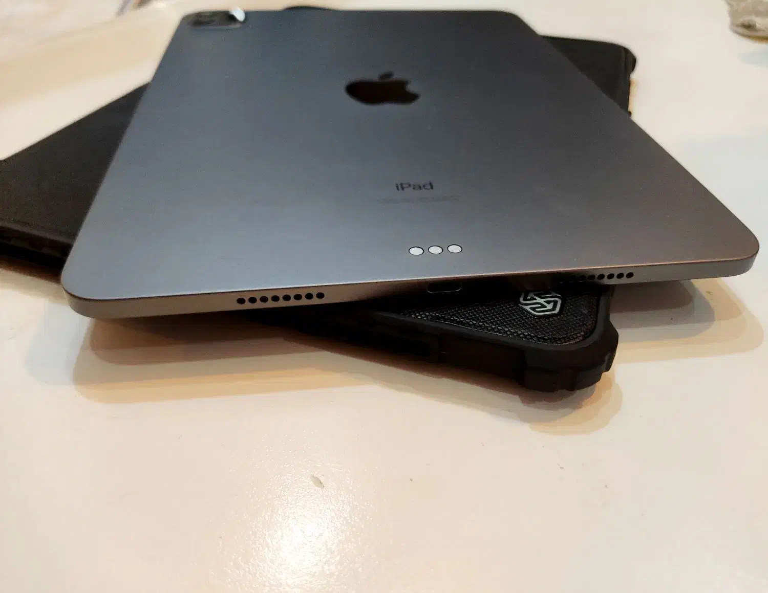 ipad pro 11|تبلت|اصفهان, ملاصدرا|دیوار
