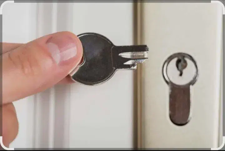 قفل ساز قفلساز کلیدسازکلیدسازی ریموت بازکردن ماشین|خدمات پیشه و مهارت|مشهد, جانباز|دیوار