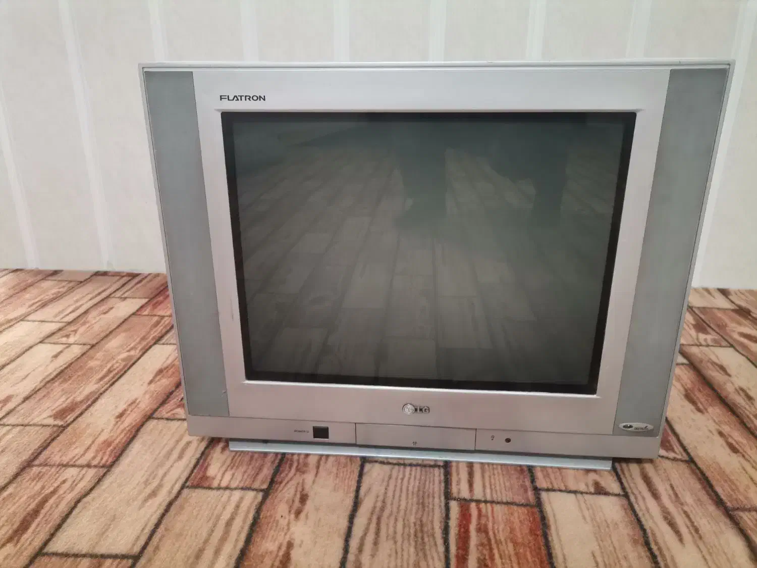 تلویزیون 21 اینچ ال جی|تلویزیون و پروژکتور|زنجان, |دیوار