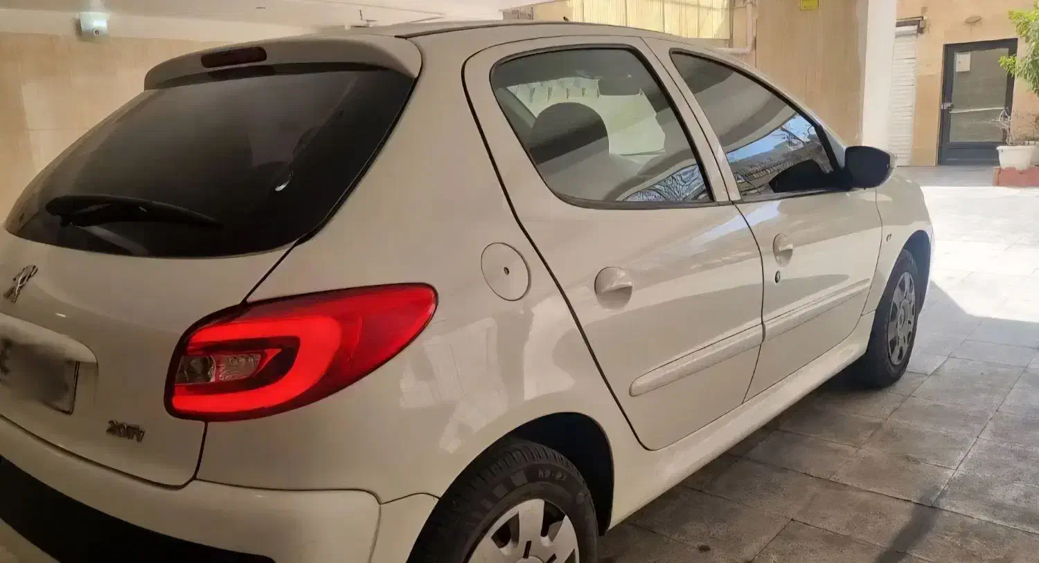 ۲۰۷سفید مدل ۱۴۰۲|خودرو سواری و وانت|رشت, گلسار|دیوار