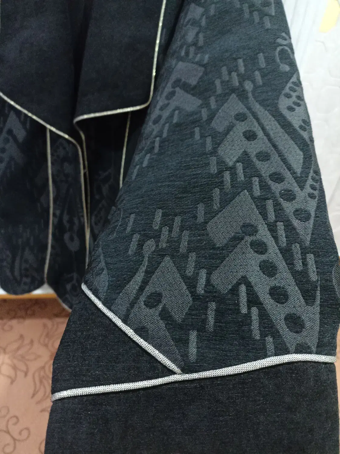 کت مجلسی|لباس|رزن, |دیوار