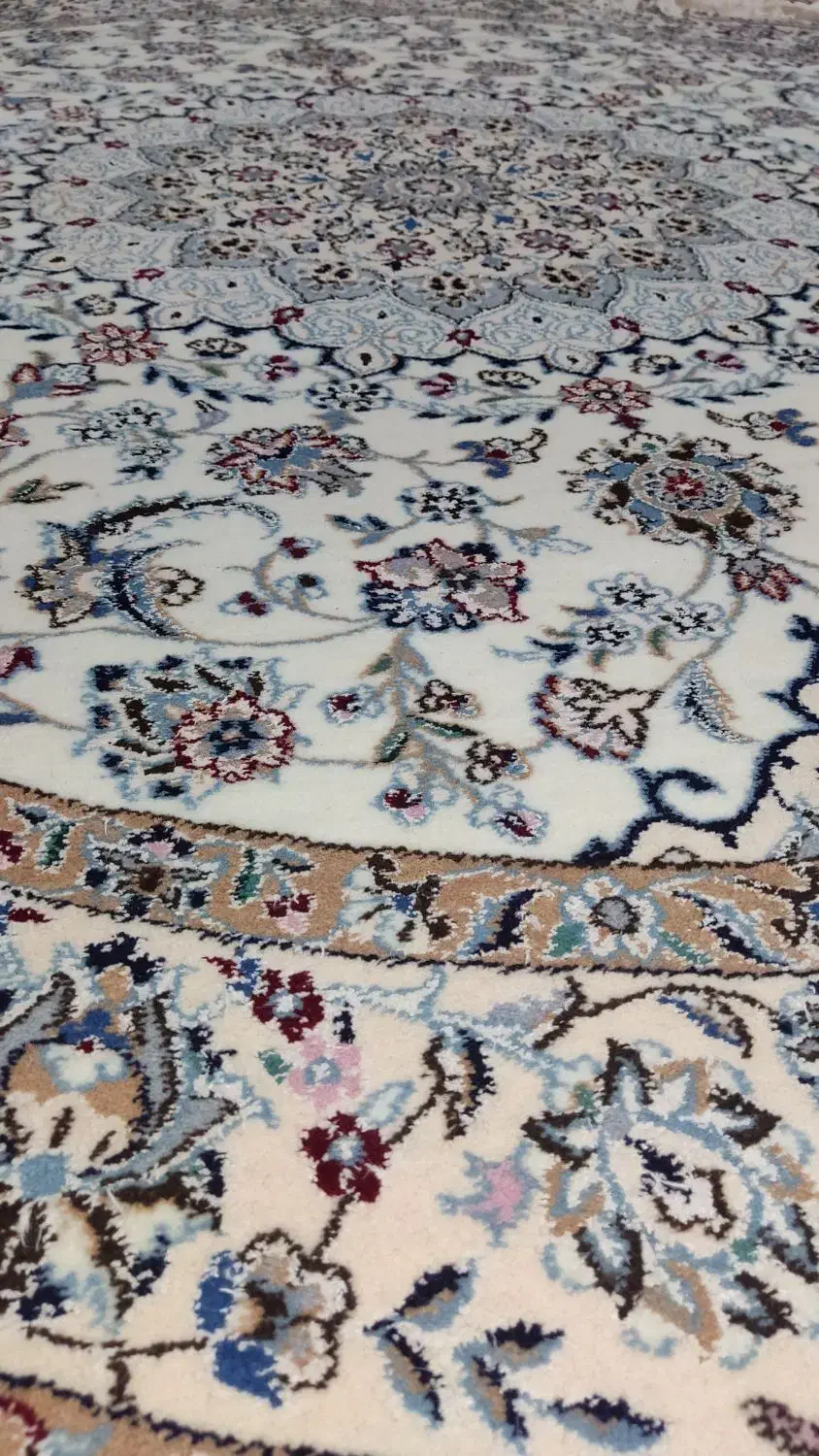 فروش دو عدد قالی دست‌باف نایین|فرش|نائین, |دیوار