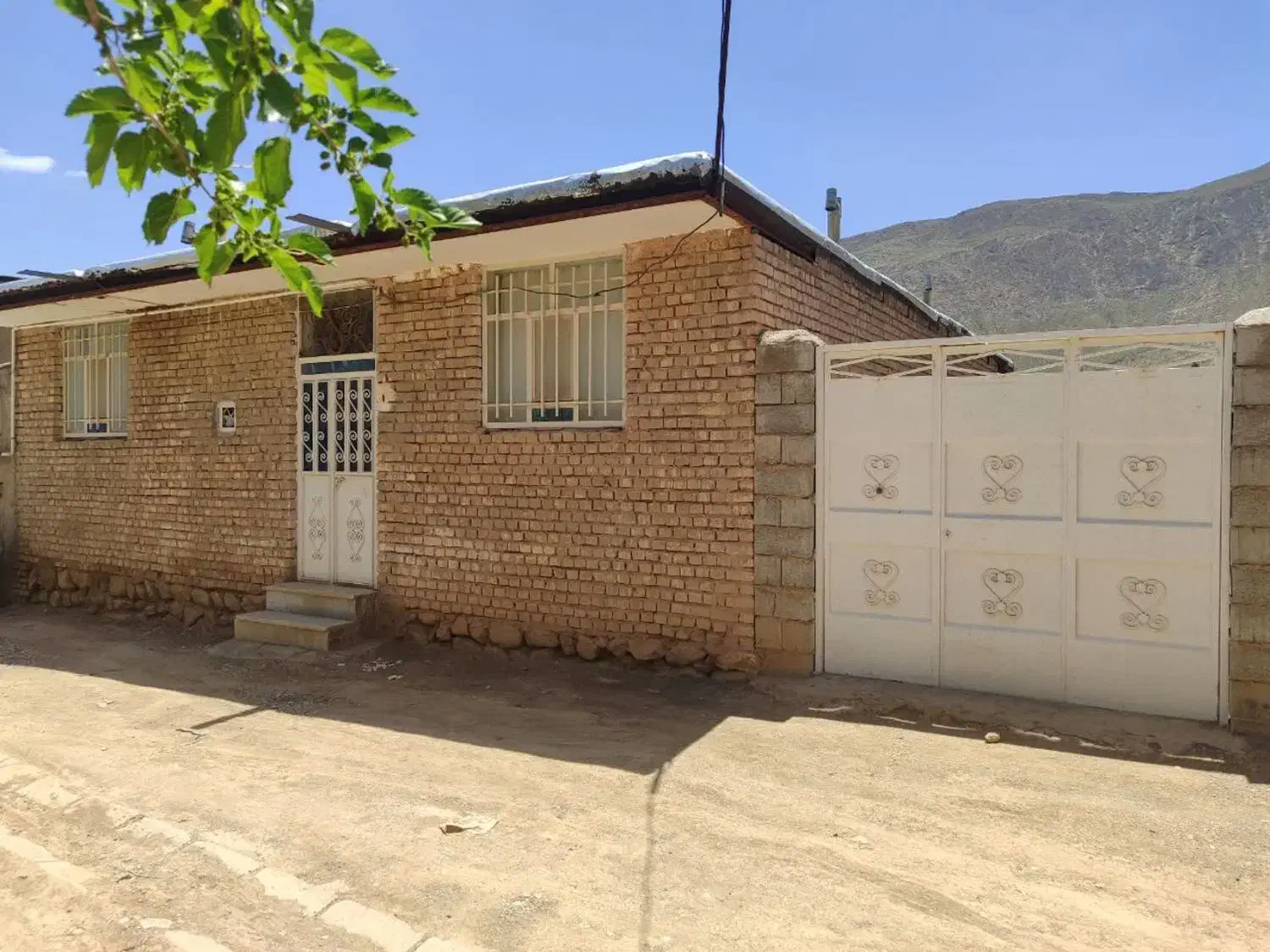 فروش خانه ویلایی400متردردشت لاله واژگون فریدن|فروش خانه و ویلا|داران, |دیوار