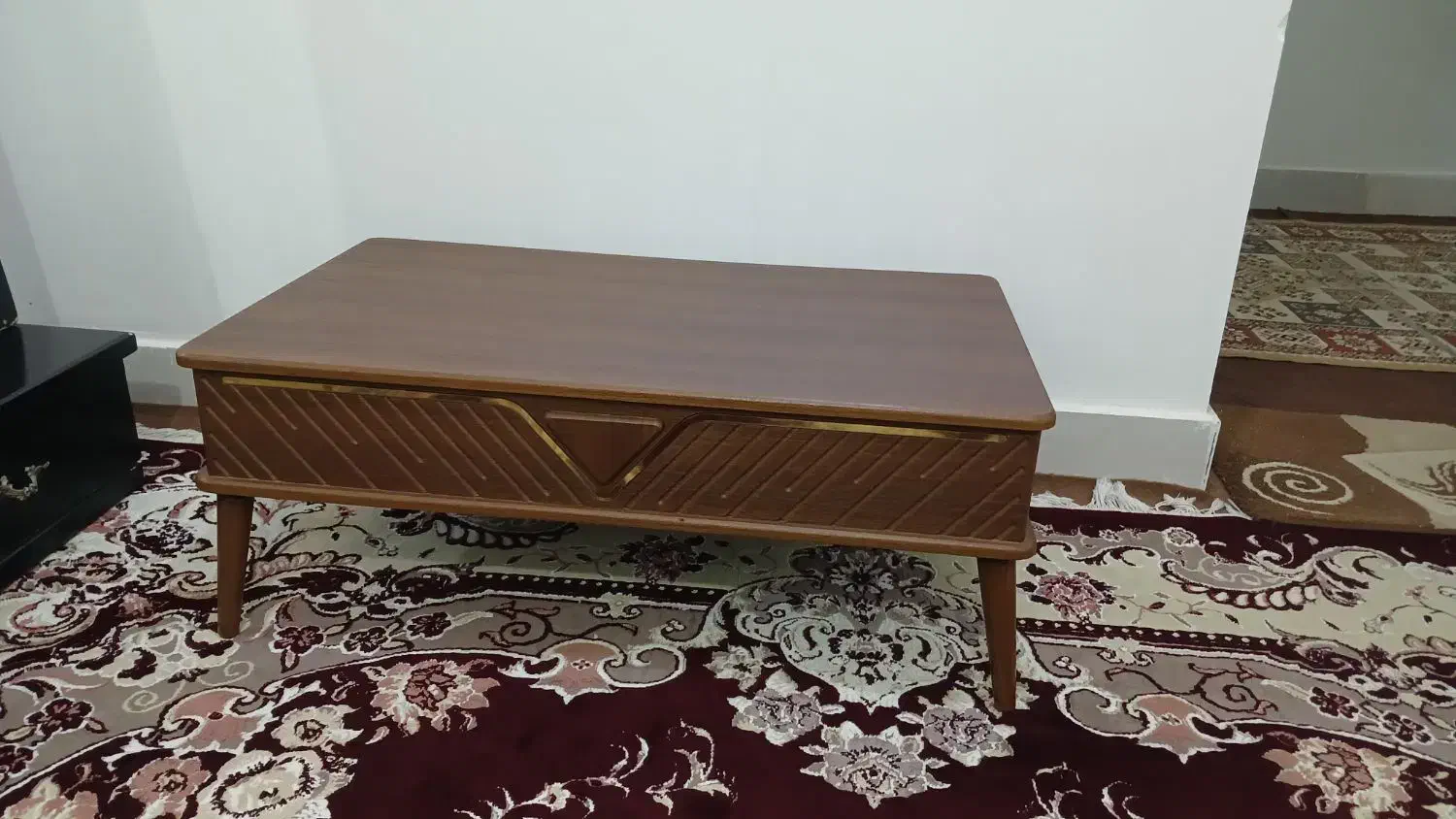 جلومبلی درحدآک|مبلمان خانگی و میز عسلی|شوشتر, |دیوار