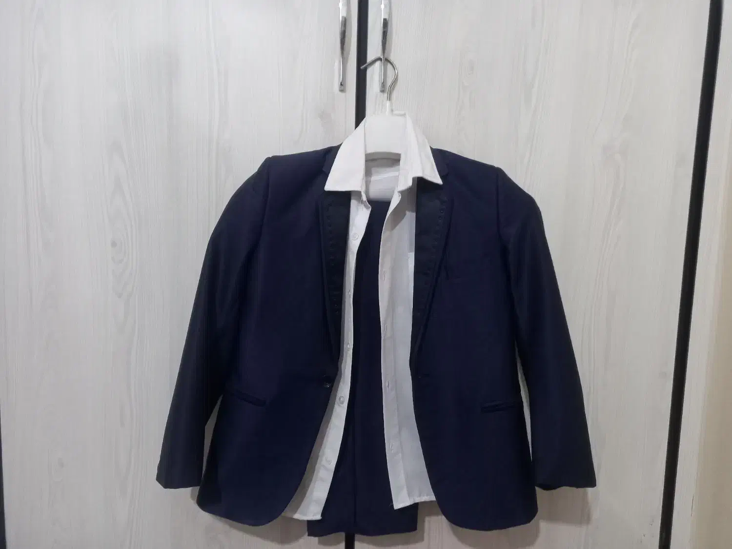 کت شلوار بچه گانه با پیراهن سفید بچگانه|کفش و لباس بچه|شوشتر, |دیوار