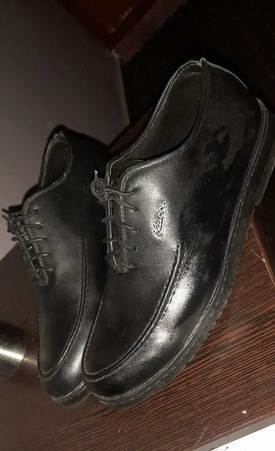 کفش نو|کیف، کفش، کمربند|کوهرنگ, |دیوار