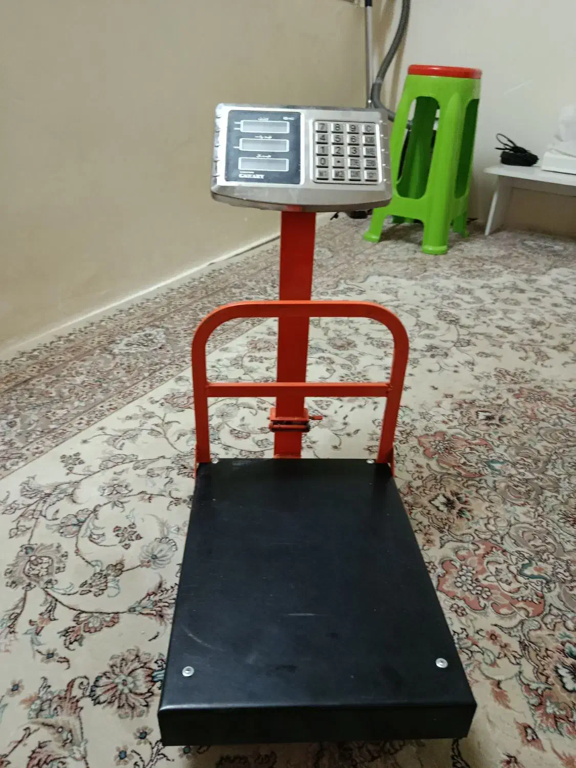 ترازو|ابزارآلات|تاکستان, |دیوار