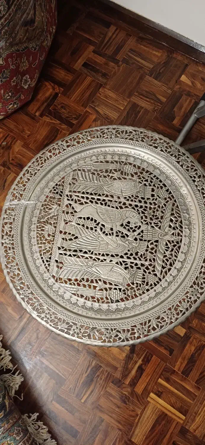 سینی مسی قلمکاری پایه چوبی|کلکسیون اشیاء عتیقه|تهران, دروس|دیوار