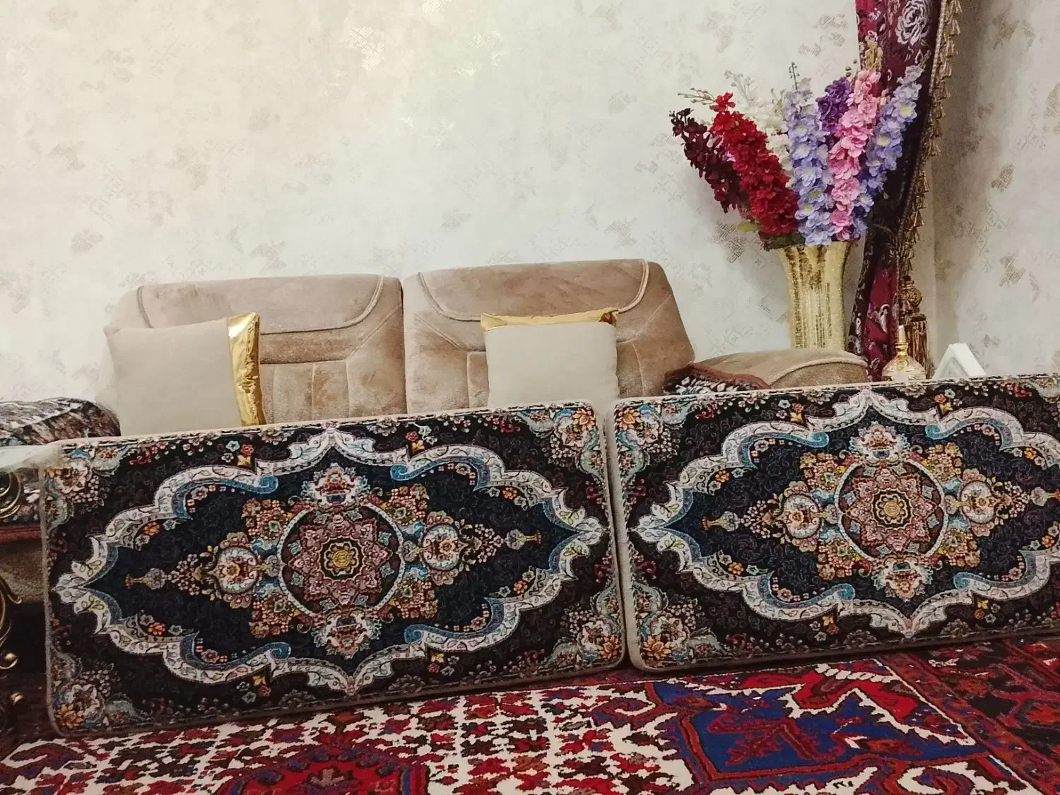 پشتی|پشتی|تبریز, |دیوار