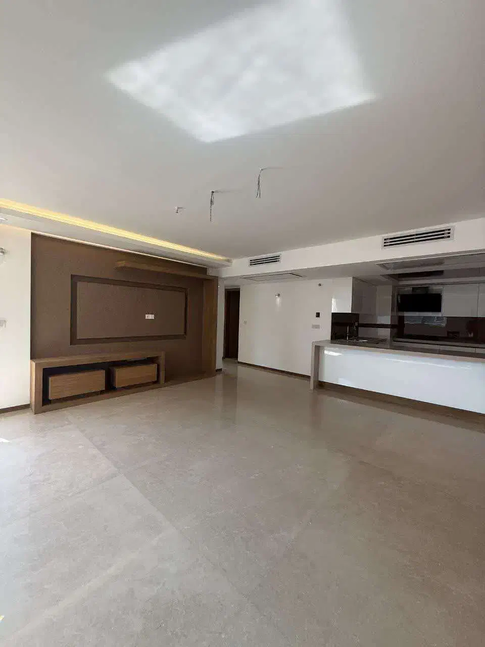 آپارتمان۲طرف نور۱۴۷متری خ سهروردی(کلید نخورده)|اجارهٔ آپارتمان|اصفهان, باغ زیار|دیوار