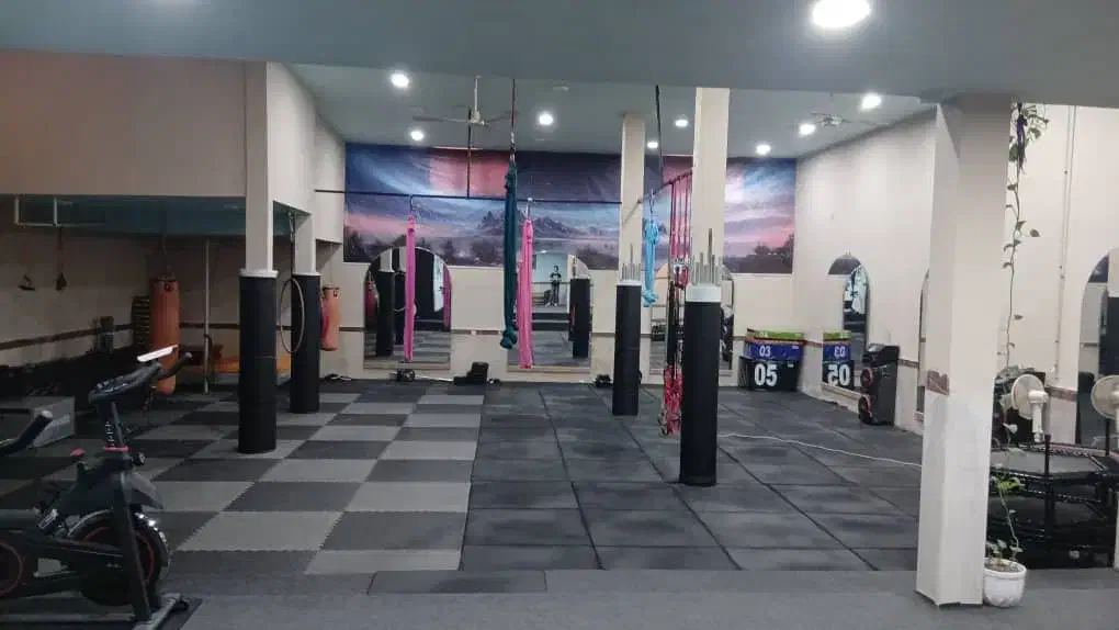 اجاره زیر زمین ۱۶۰ متری (خیابان صارمی )|اجارهٔ آپارتمان|ملایر, |دیوار