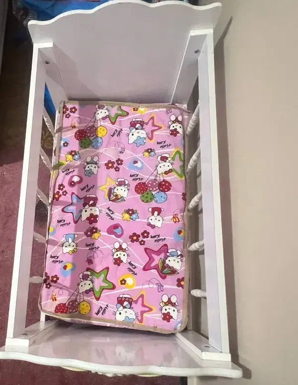 تخت نوزاد|تخت و صندلی بچه|چابهار, |دیوار