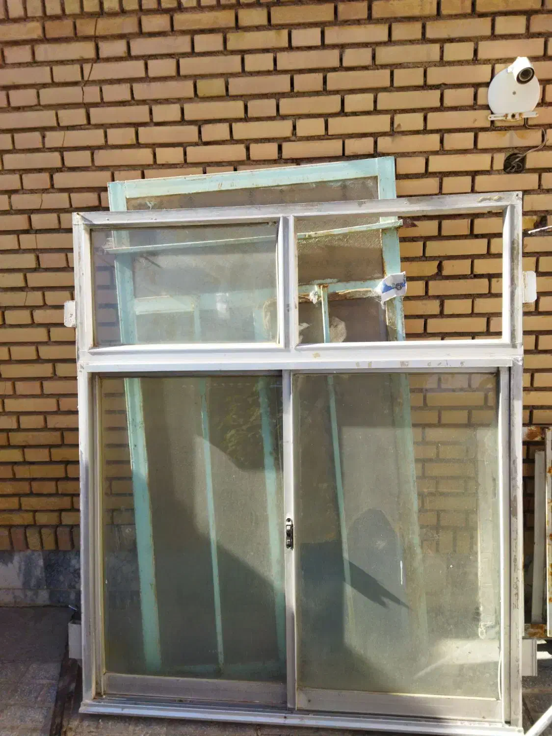 سه عدد پنجره آلومینیوم سالم همراه با شیشه نصف قیمت|مصالح و تجهیزات ساختمان|گناباد, |دیوار