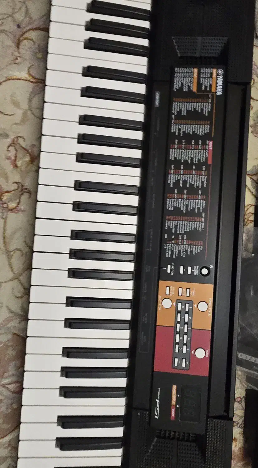 ارگ YAMAHA مدل F51 نو به همراه صندلی و پایه زیر|پیانو، کیبورد، آکاردئون|تهران, پردیسان|دیوار