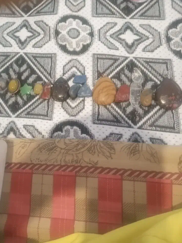 تعداد۲۵عددسنگ معدنی وزیبا|جواهرات|پردیس, فاز ۴|دیوار