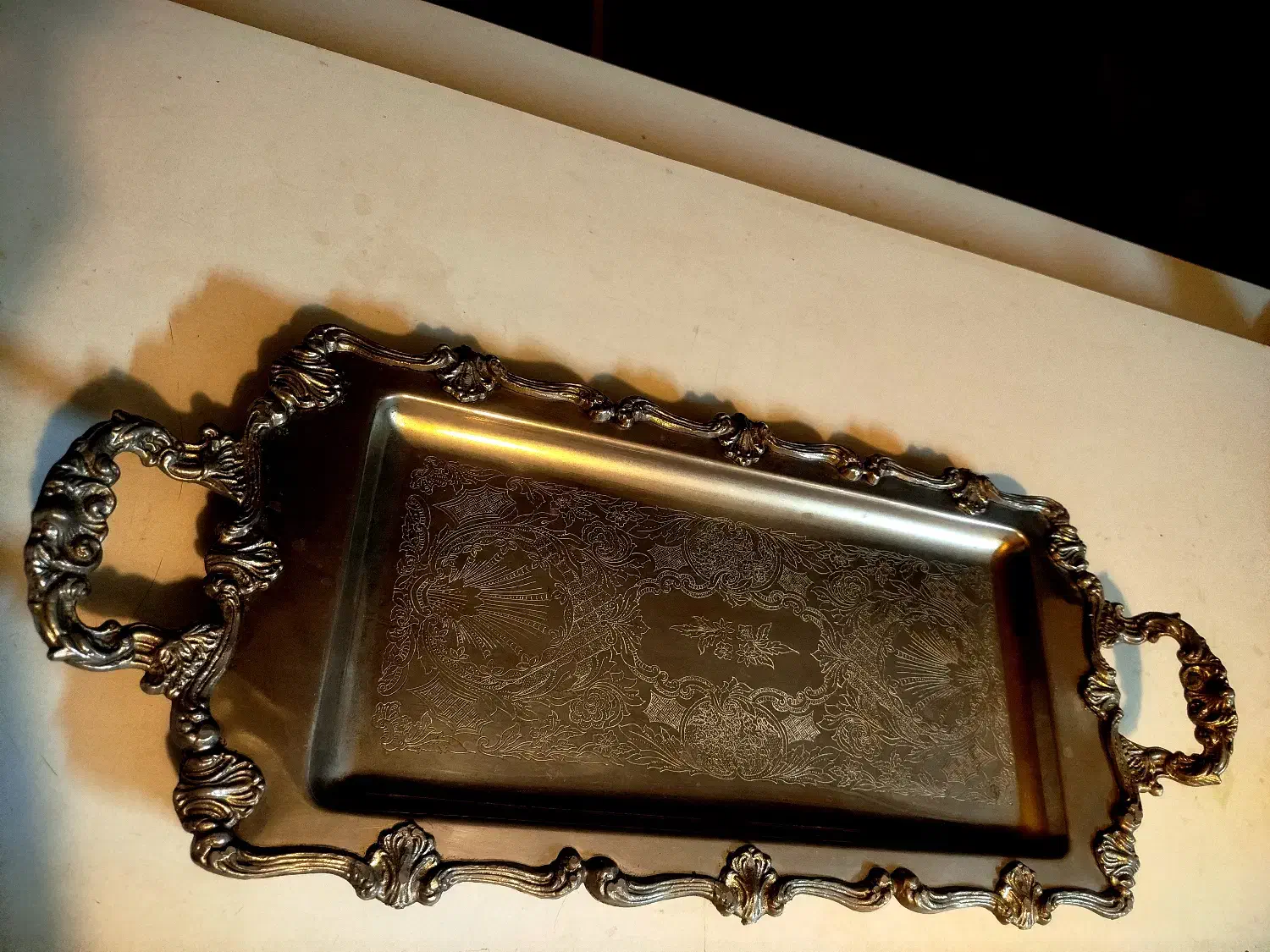 سینی قدیمی پایه دار|ظروف سرو و پذیرایی|اردبیل, |دیوار