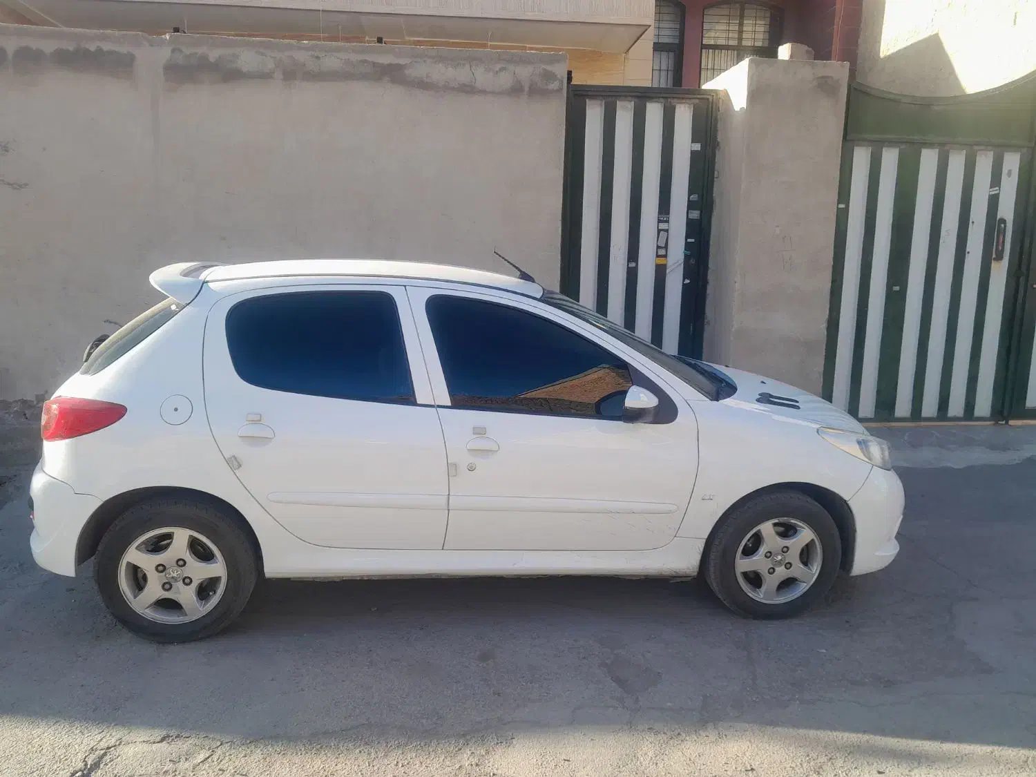 207 مدل 97 بی رنگ|خودرو سواری و وانت|کرمان, |دیوار