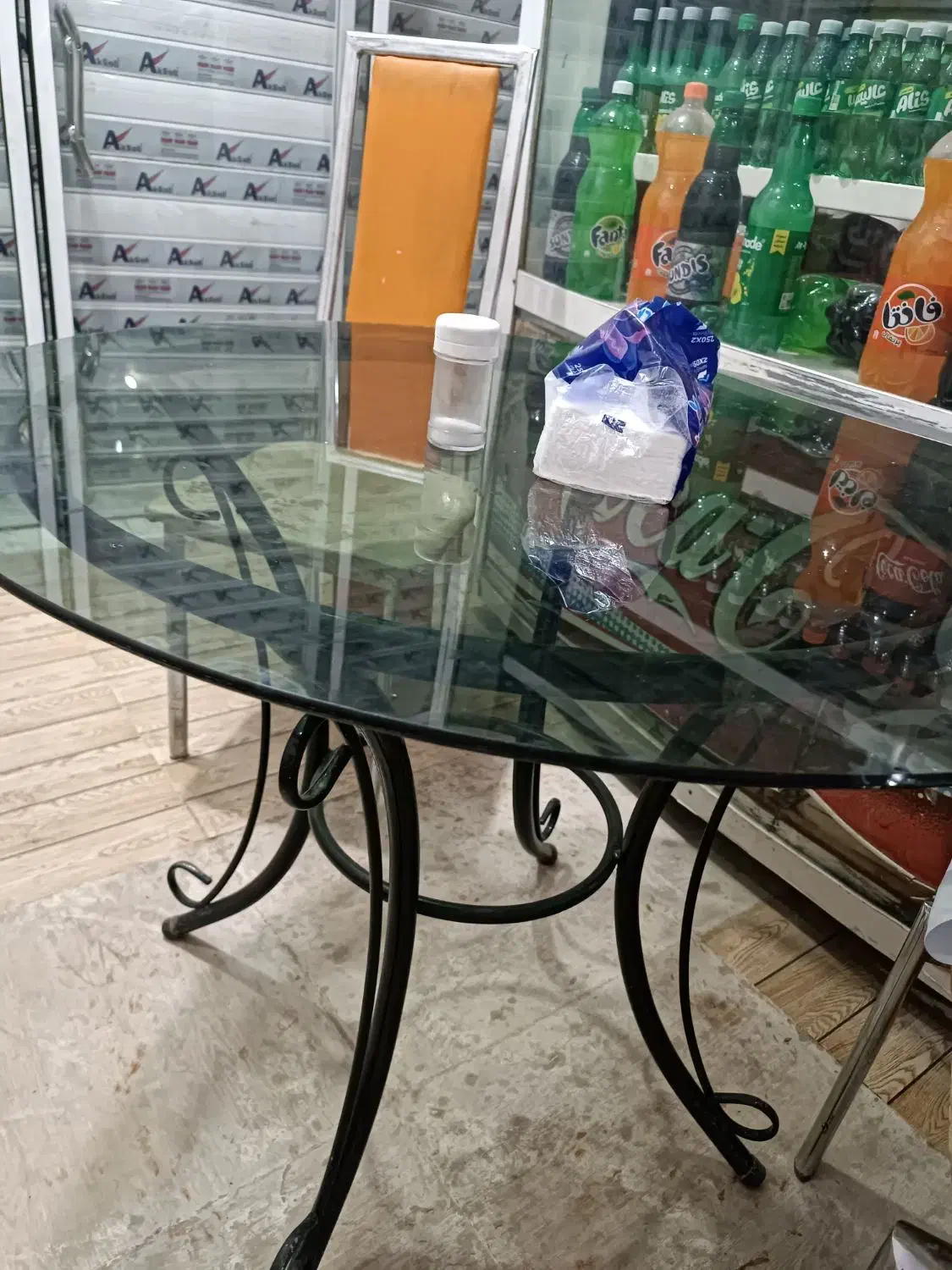 میزتک پایه فلزی شیشه هشت میل|میز و صندلی غذاخوری|زابل, |دیوار