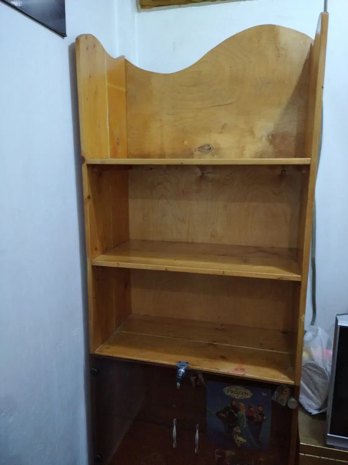 کتابخانه به همراه ویترین دوطبقه و کشو|کتابخانه، شلف، قفسههای دیواری|اهواز, زندوکیلی|دیوار