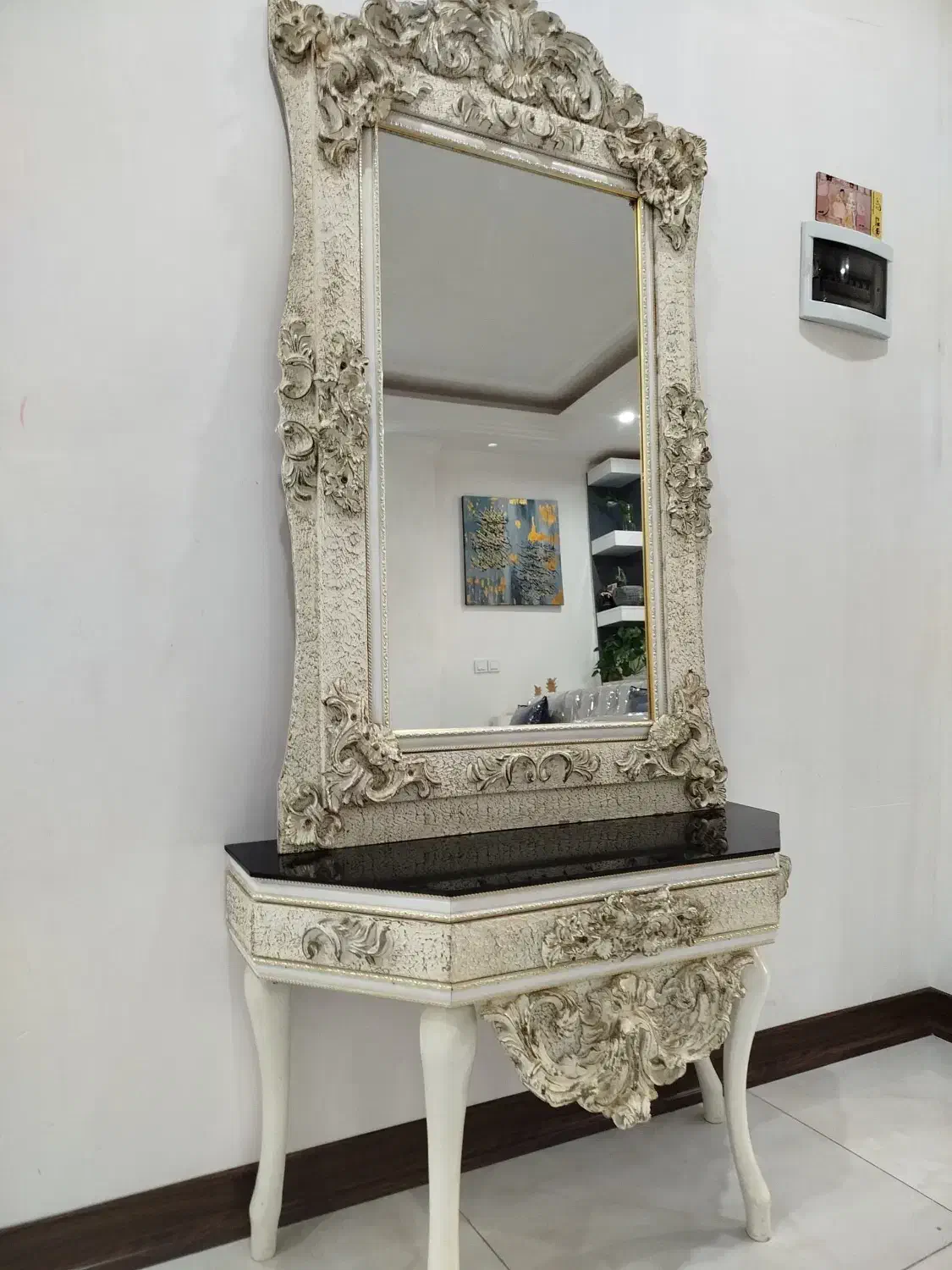 اینه شمعدان|آینه|پاکدشت, حصار امیر|دیوار