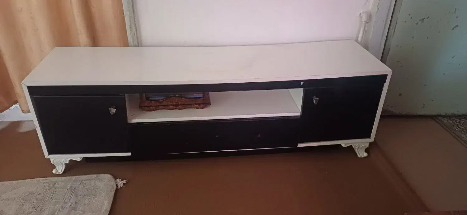 سلام|میز تلویزیون|مشهد, کارمندان دوم|دیوار