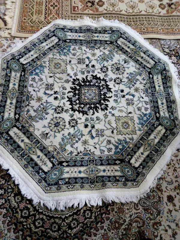 فرش وسط تمیز و سال|فرش|تهران, تهراننو|دیوار