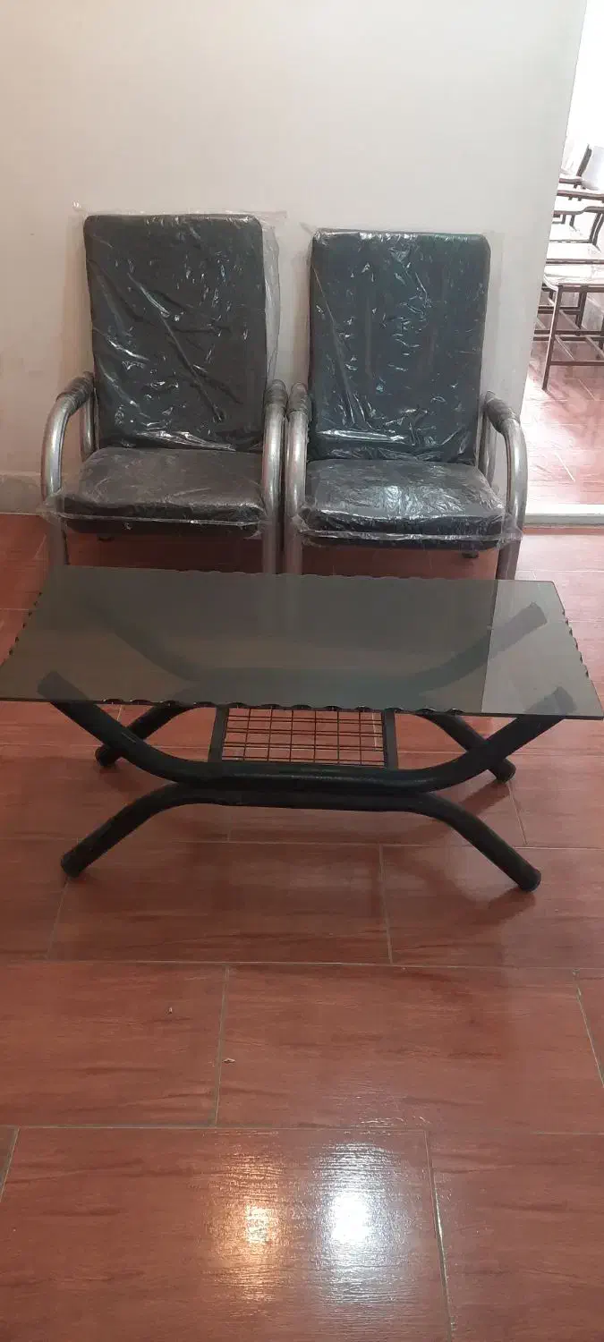 فروش صندلی و میز اداری|مبلمان اداری|لنجان, |دیوار