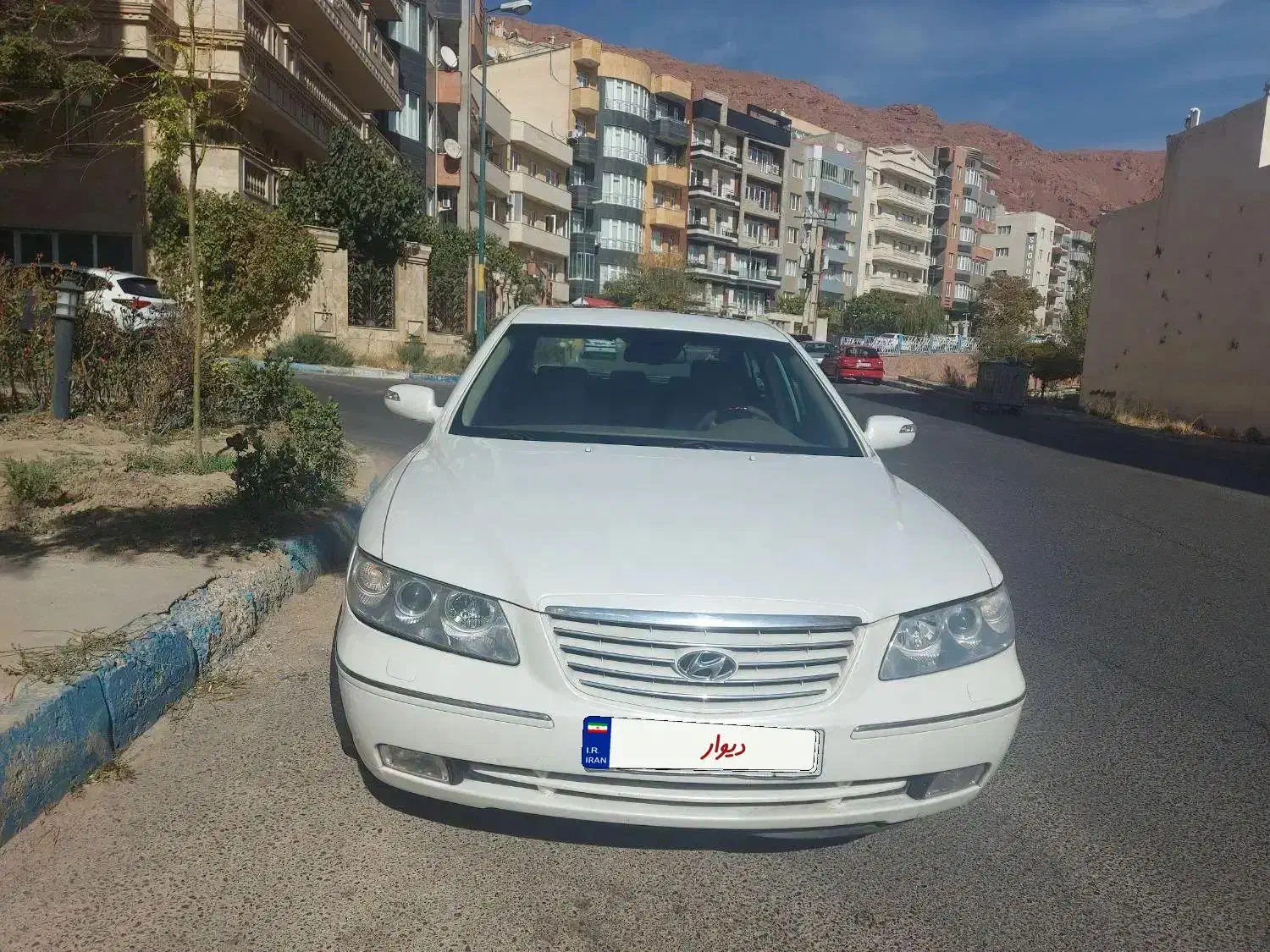 فروش آزرا ۲۰۰۸ سفید صدفی کارکرد ۲۸۸هزار بسیار تمیز|خودرو سواری و وانت|تبریز, |دیوار