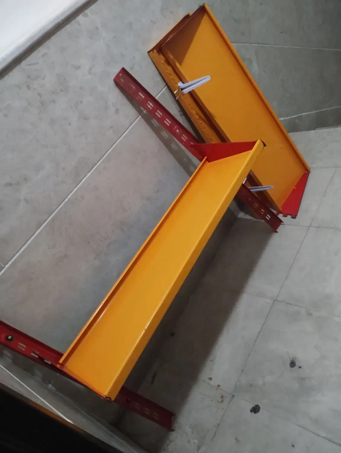 قفسه فلزی|کتابخانه، شلف، قفسه‌های دیواری|قم, پردیسان|دیوار