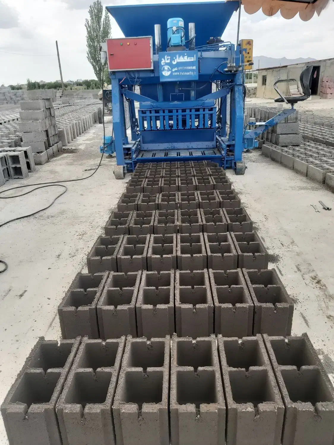 یکسال گارانتی بی قیدو شرط بلوک زن ۸تایی بلوک زنی|ماشینآلات صنعتی|حبیب آباد, |دیوار