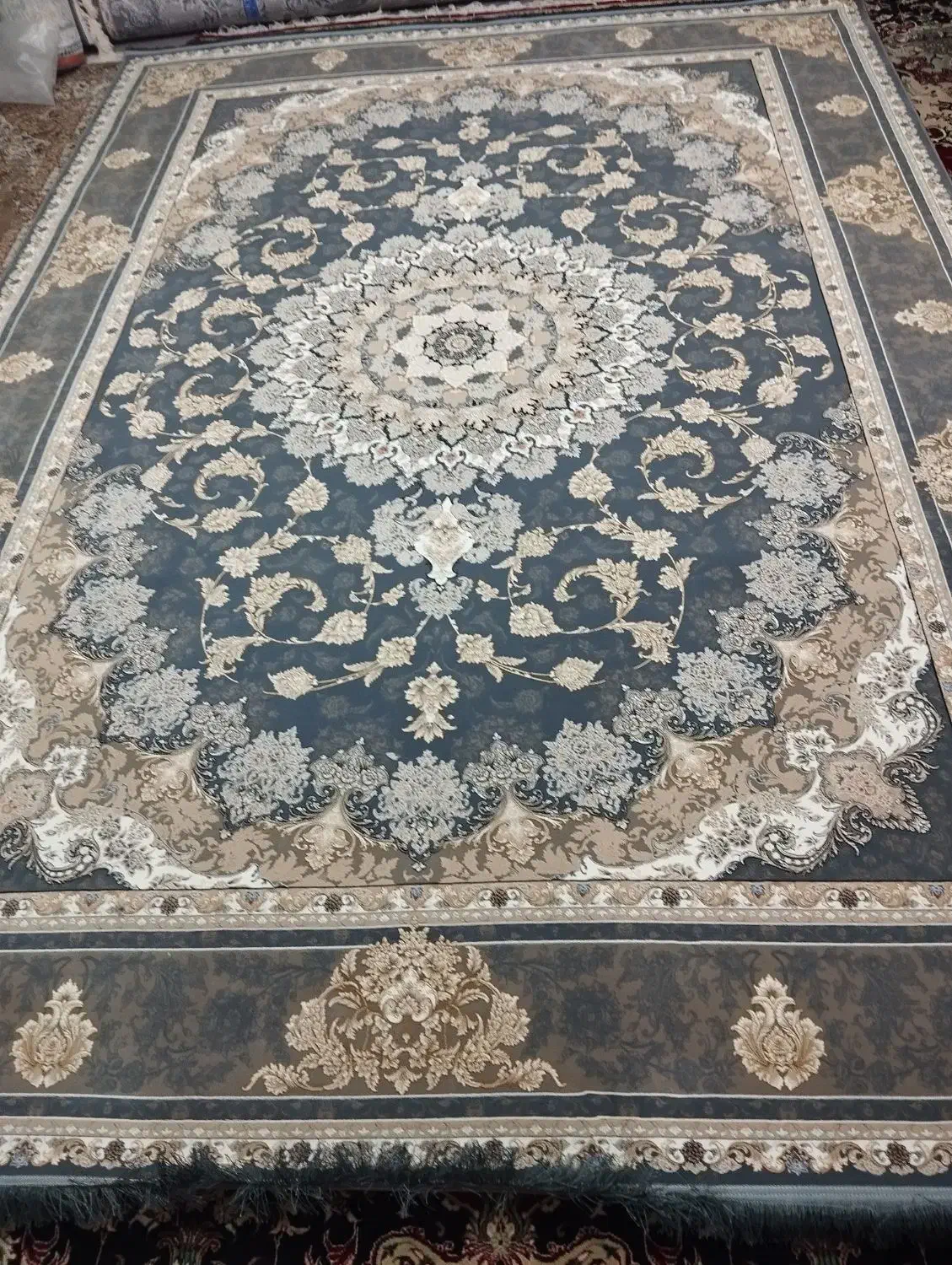 فرش جمیل چهارعدد 9متری 1200شانه هرکدوم جفت داره|فرش|محلات, |دیوار