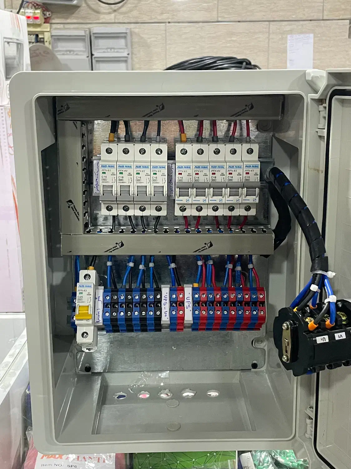 ساخت و مونتاژ و عیب یابی تابلو برق|خدمات پیشه و مهارت|بندرعباس, |دیوار