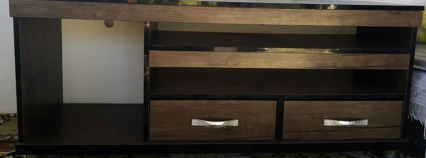 میزتلویزیون چوبی  کاملا سالم بدون هیچ ایرادی|میز تلویزیون|سنگر, |دیوار