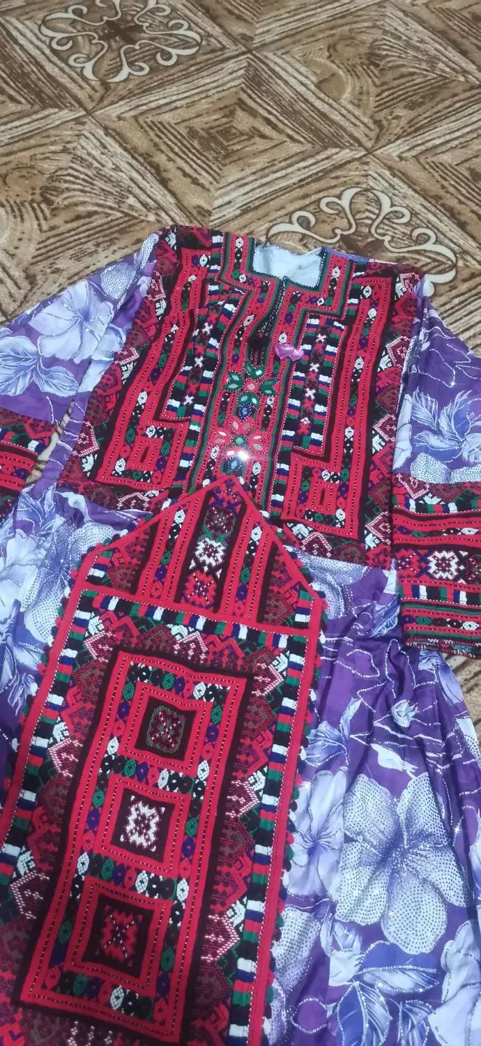 پیراهن|لباس|سراوان, |دیوار