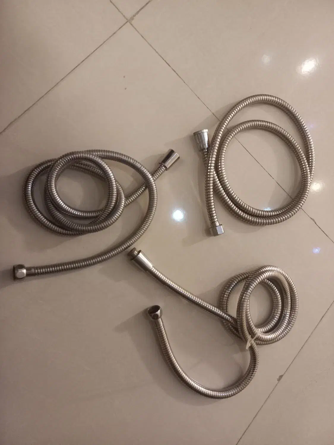 شلنگ دوش حمام نو هستن|لوازم سرویس بهداشتی|کیش, |دیوار