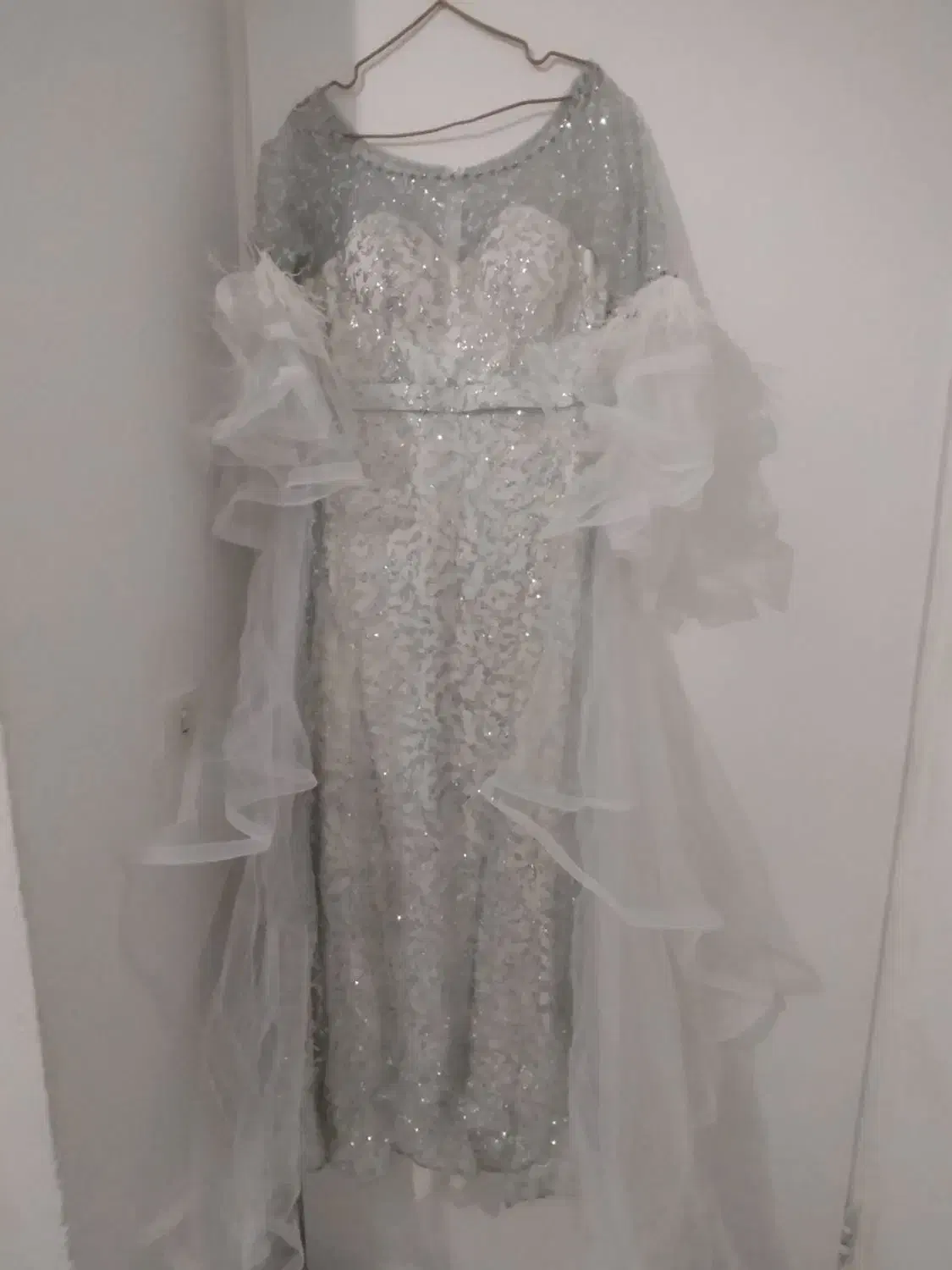 لباس مجلسی|لباس|اندیشه, اندیشه فاز ۲|دیوار