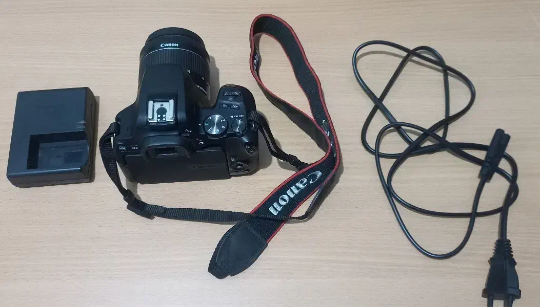 دوربین کانن 250d|دوربین عکاسی و فیلم‌برداری|کرج, خرمدشت|دیوار