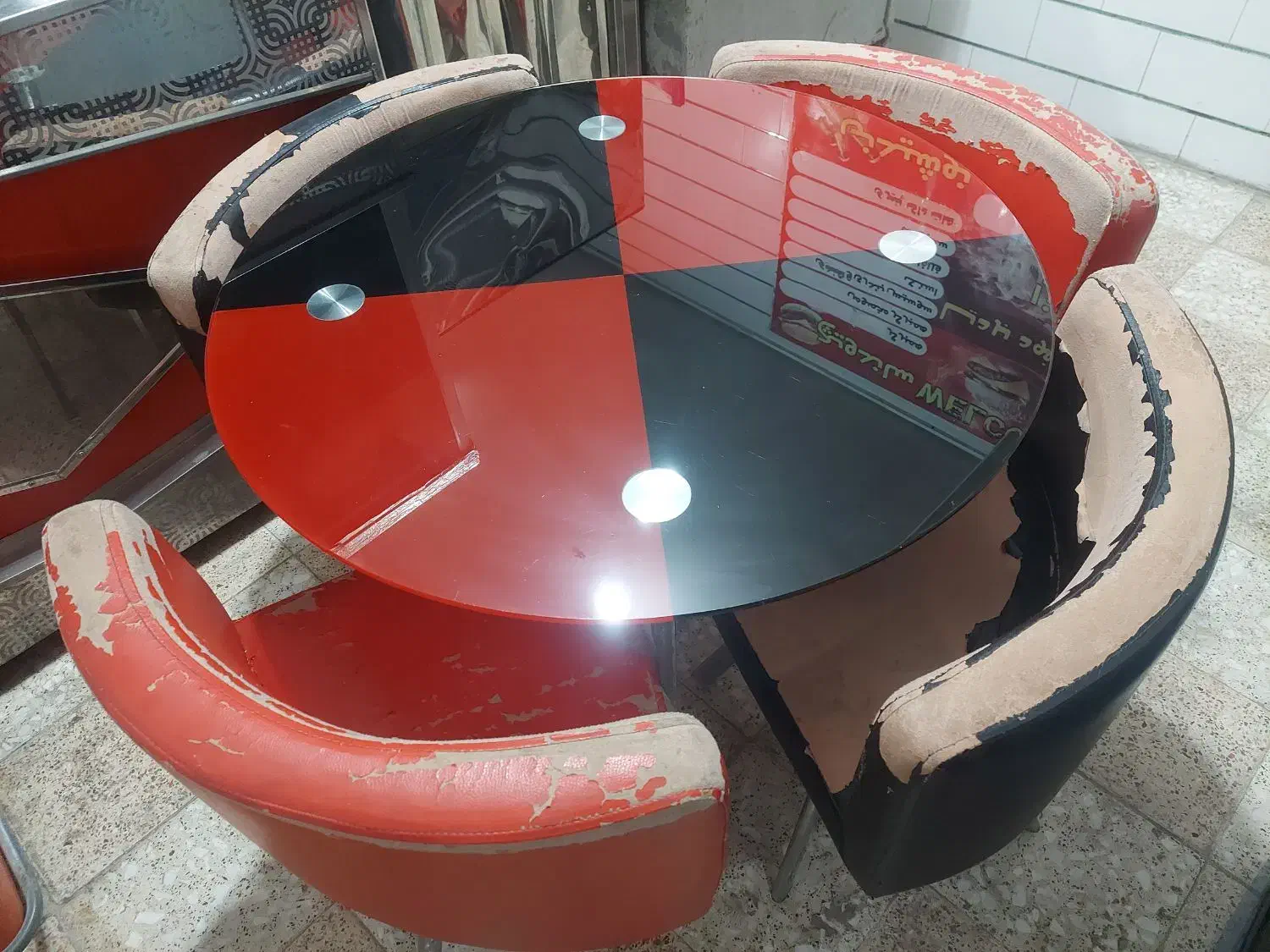 میز و صندلی|میز و صندلی غذاخوری|باغ بهادران, |دیوار