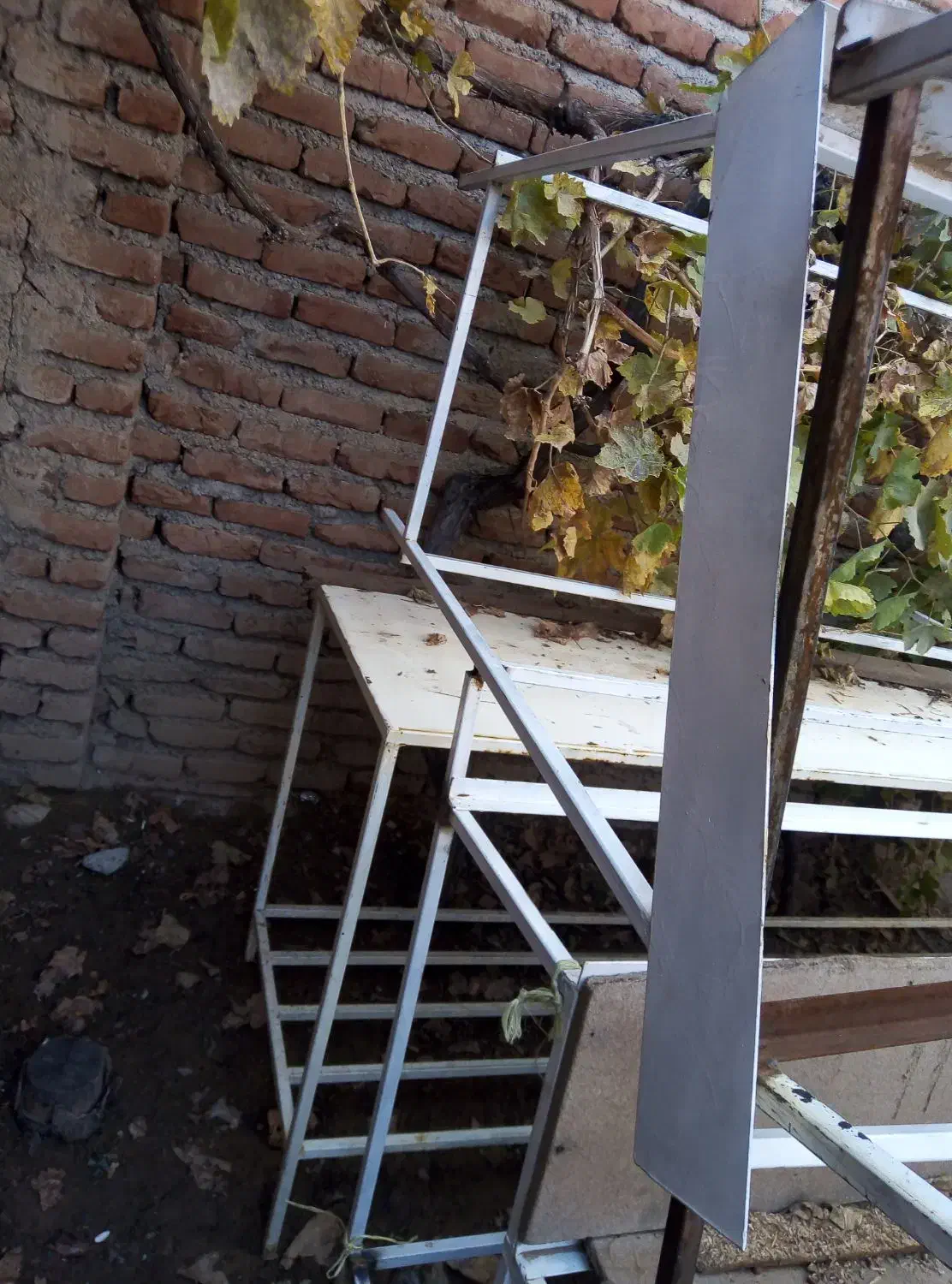 چند دست میز میوه و کارگاهی|فروشگاه و مغازه|مراغه, |دیوار