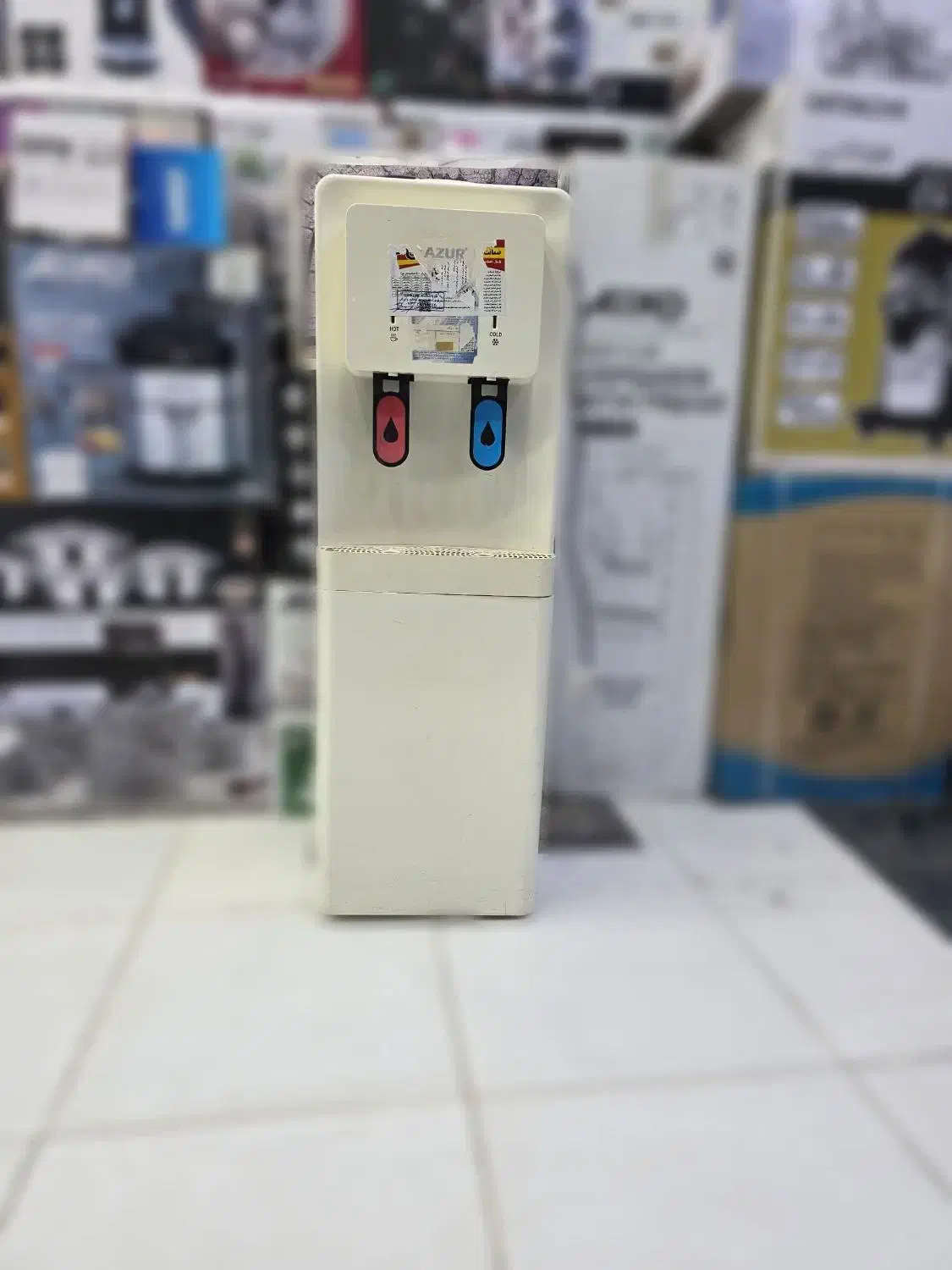 آبسردکن ایستاده|آب‌سردکن و تصفیه آب|قشم, |دیوار