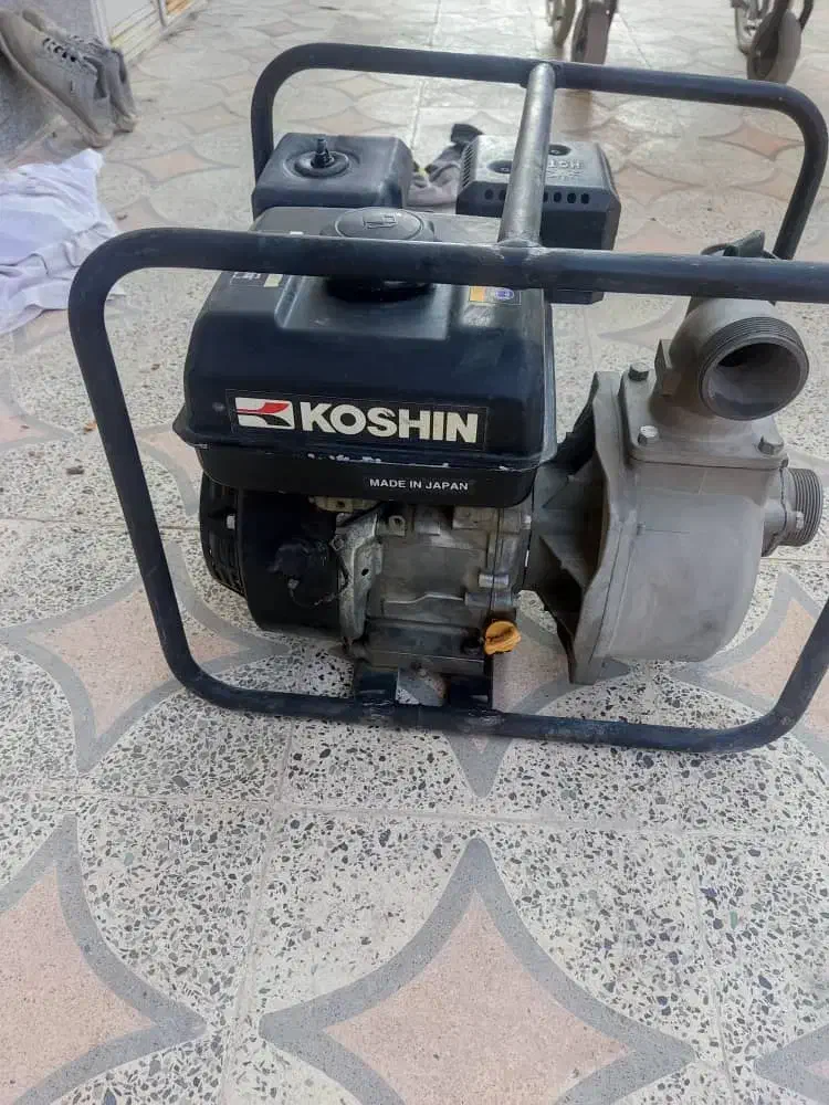 پمپ اب بنزینی. کوشین|ماشینآلات صنعتی|بافت, |دیوار