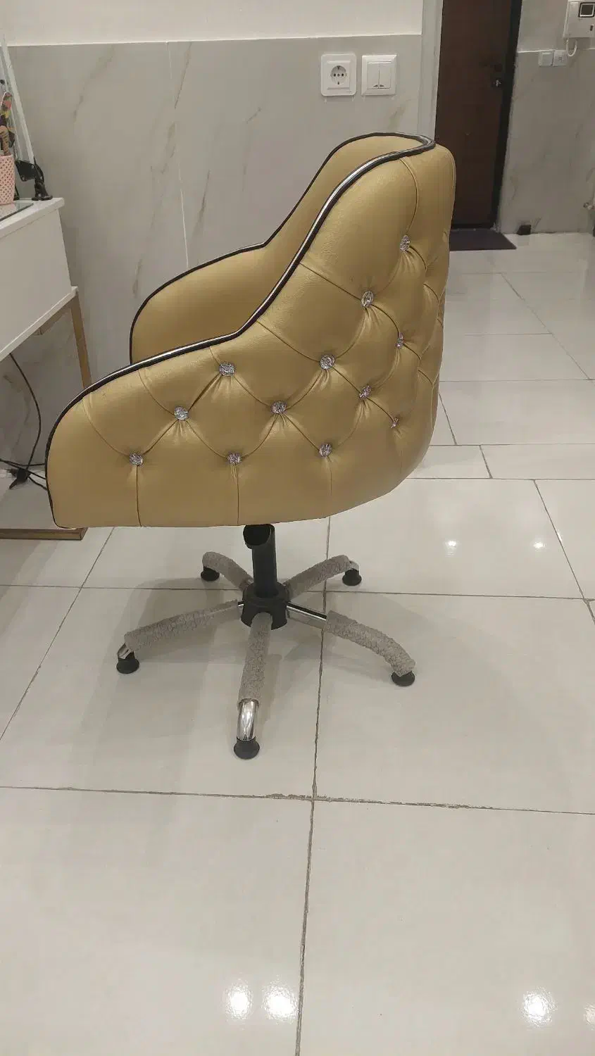 صندلی ارایشگاه|آرایشگاه و سالنهای زیبایی|اردبیل, |دیوار