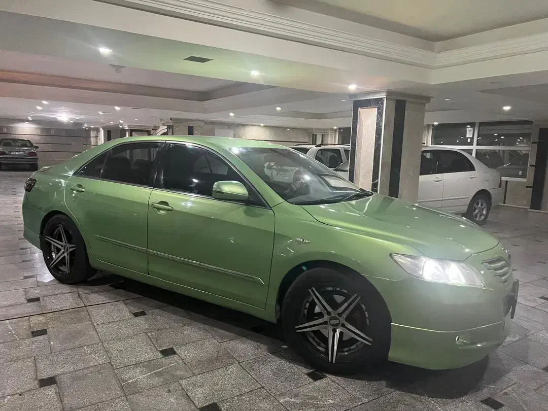 تویوتا کمری تمیز و خاص|خودرو سواری و وانت|پرند, فاز ۰|دیوار