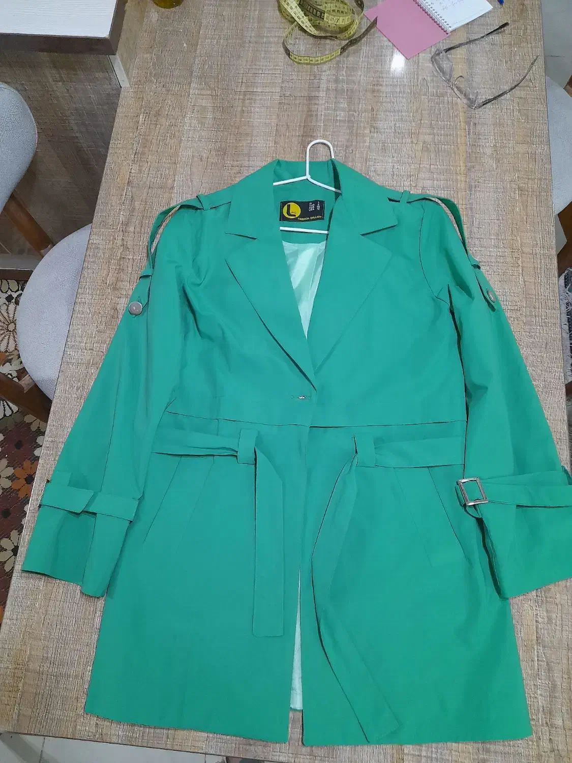 بارانی سبز|لباس|رشت, کوی مهر|دیوار