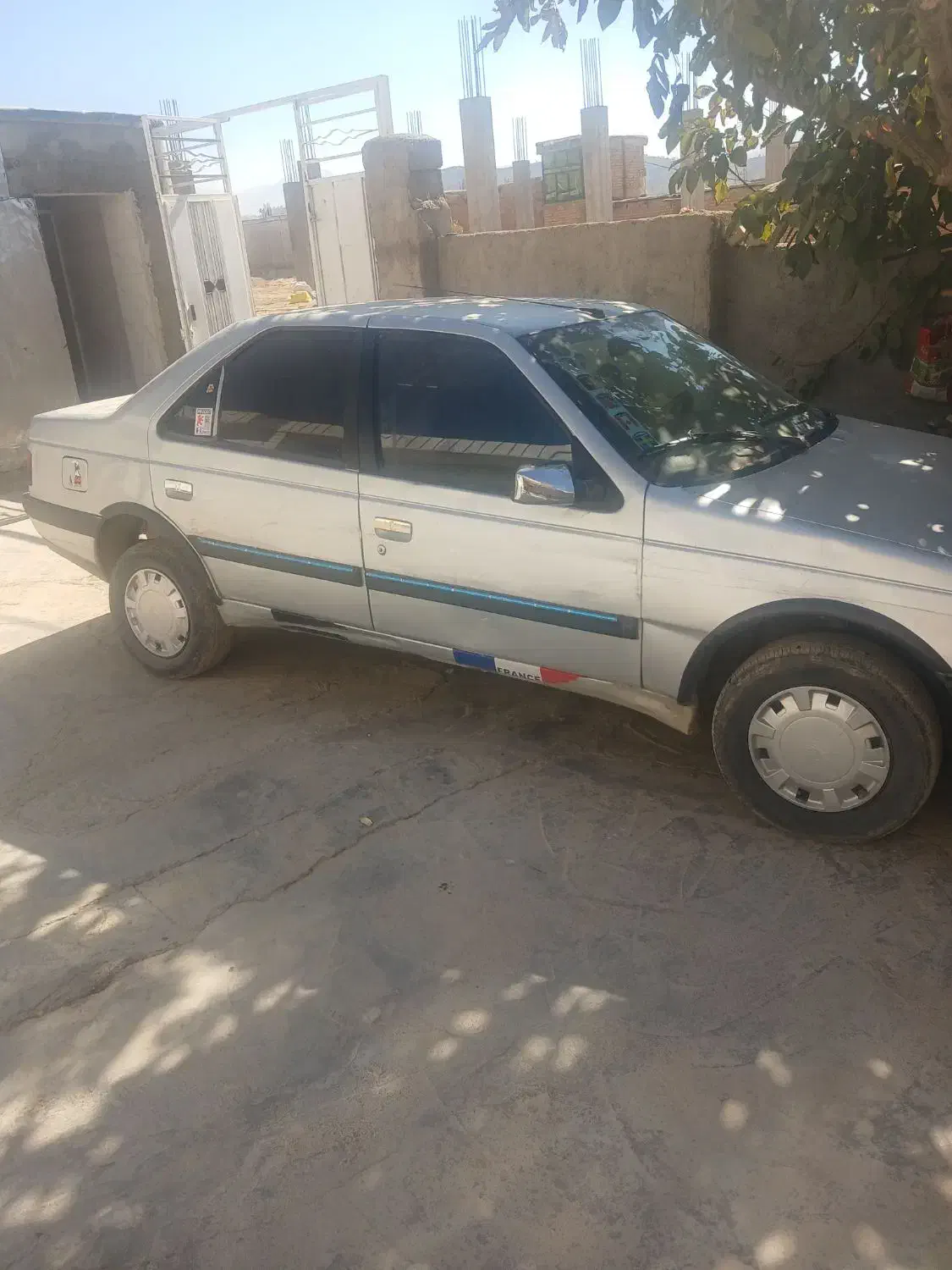 پژو ۴۰۵ جی ال ایکس|خودرو سواری و وانت|لردگان, |دیوار