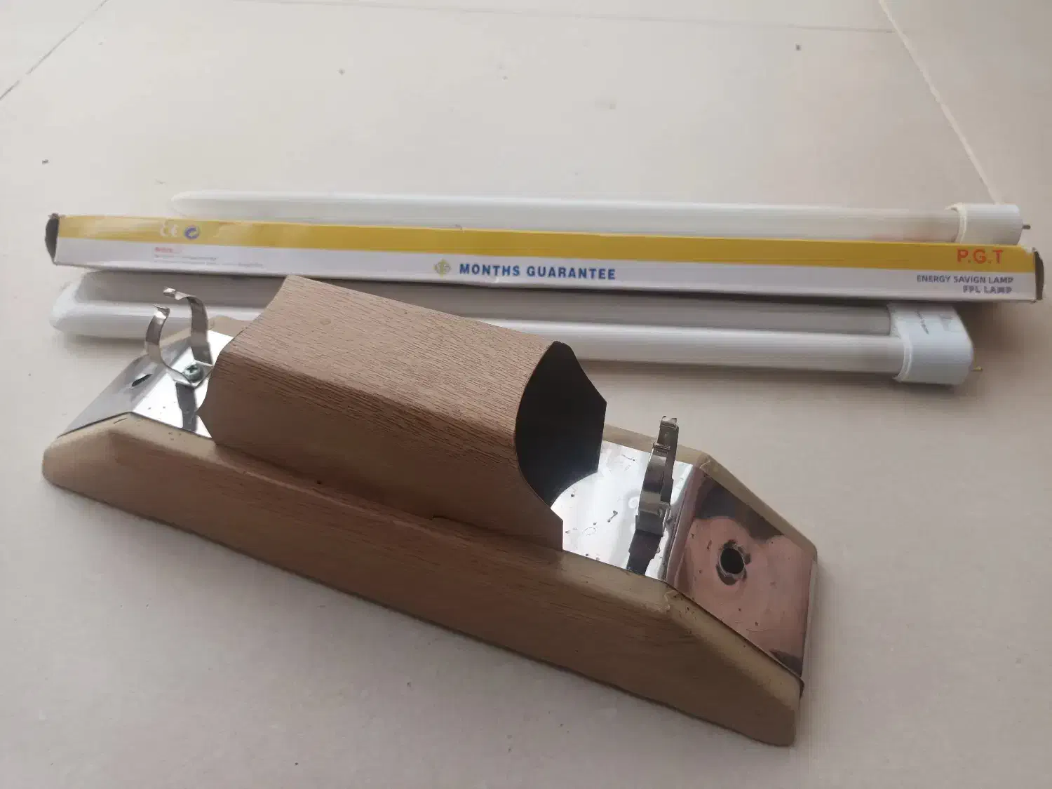 پایه لامپ دیواری با سه عدد لامپ|لامپ و چراغ|ایلام, |دیوار