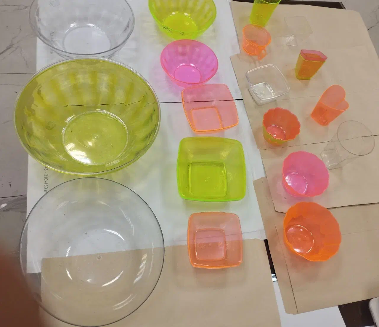 ظروف یکبار مصرف با مارک ارس|ظروف نگهدارنده، پلاستیکی، یکبارمصرف|تبریز, |دیوار