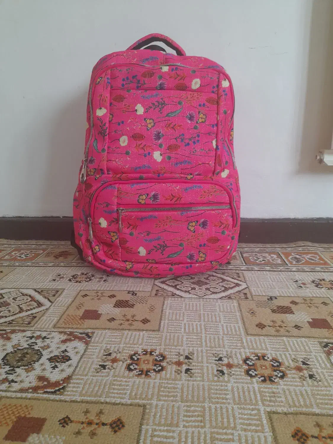 کوله پشتی دخترانه|کیف، کفش، کمربند|پرند, فاز ۶|دیوار