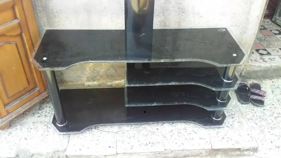 میز اصلاح . میز تلوزیون در حد نوو|بوفه، ویترین، کنسول|شوش, |دیوار