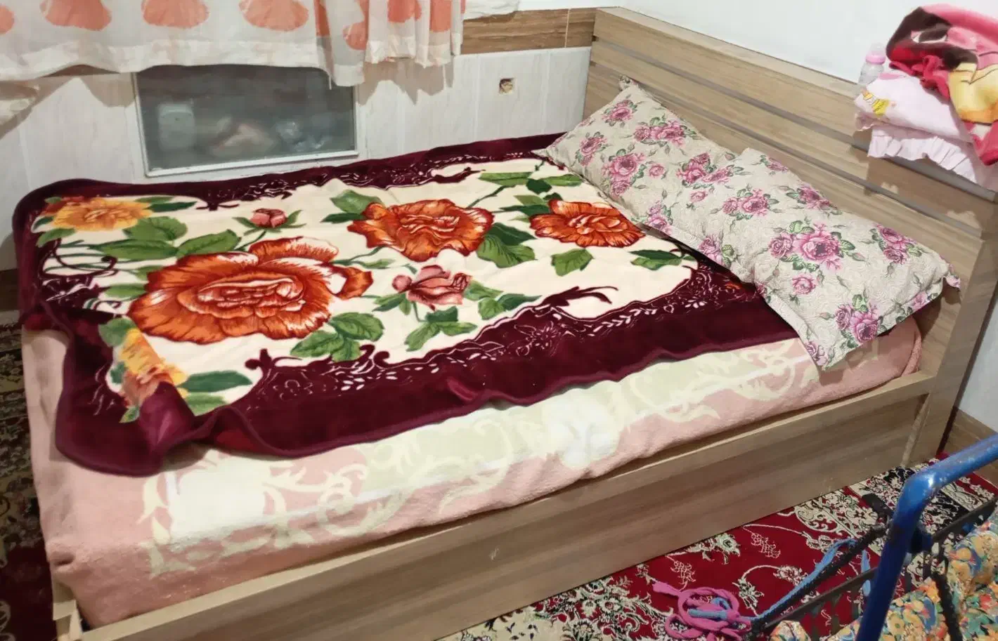 تخت خواب نو تمیز|تخت و سرویس خواب|گنبد کاووس, |دیوار